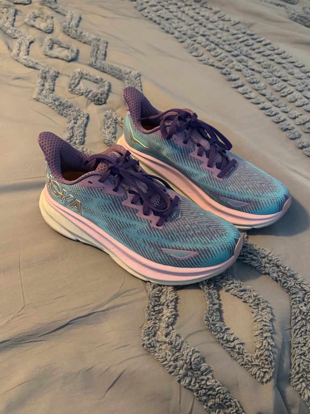 Hoka Clifton 9 size 6